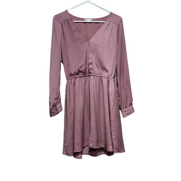 American Eagle Dresses & Skirts - American Eagle Mauve Long Sleeve Dress Elastic Waist V-Neck Size Small
